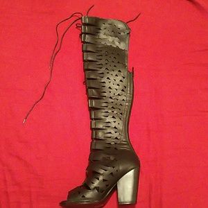 Black webber 24 heel size 7